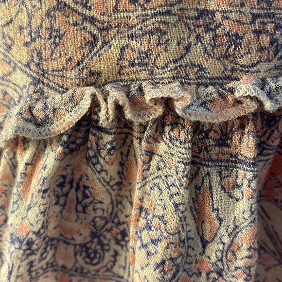 Lucky brand little blouse size L in good condition.  Pale Pink and Blue, ivory. - Picture 4 of 6